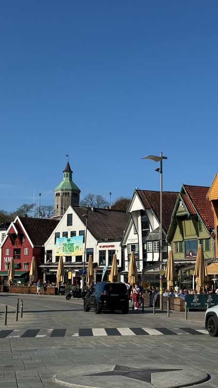 Stavanger city center, Western Norway — Historic old town area in Stavanger with well-preserved white wooden houses from the 18th and 19th centuries.